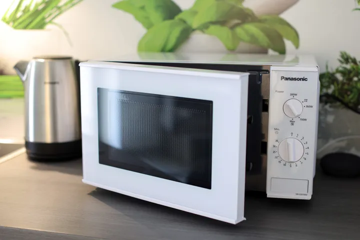 Microwave and kettle in the kitchen